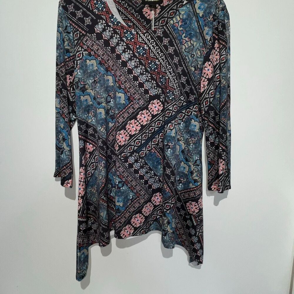G Collection Women's Multicolor Geometric 3/4 Sleeve Asymmetrical‎ Hem Top Large